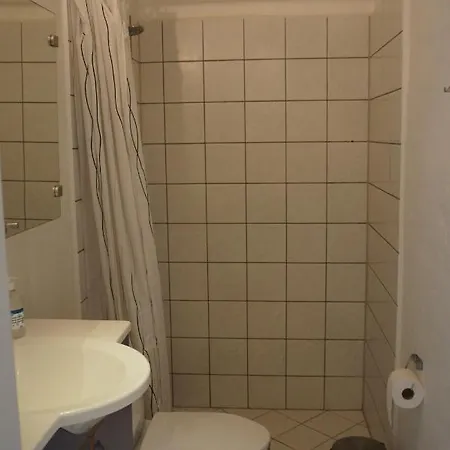 90. Kronprinsensg. * Esbjerg